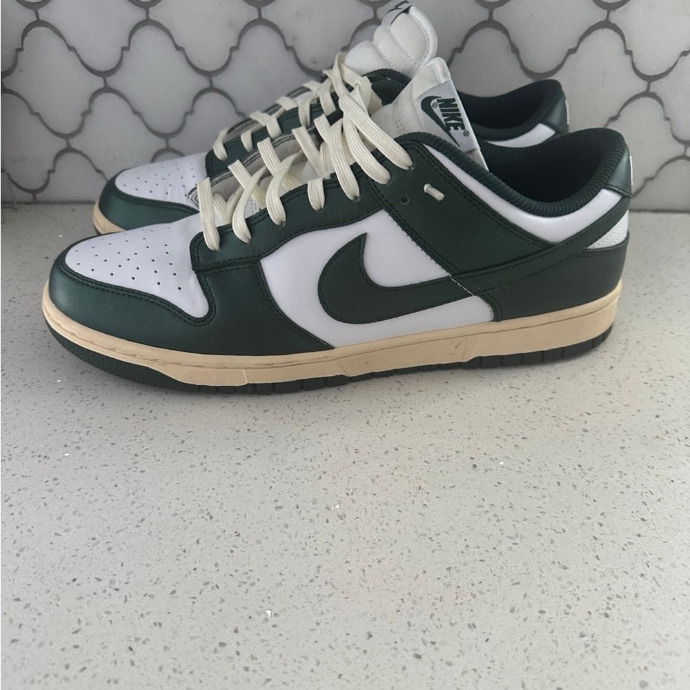 Nike Dunk Low Vintage Green Womens Size 13.5 DQ8580-100 Mens Size 11.5